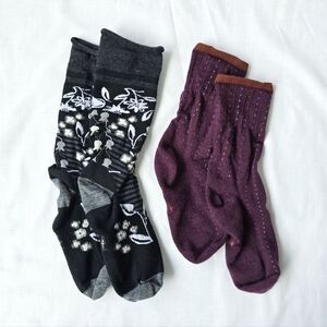 Smartwool▪️Crew Sock Bundle- Floral Striped Black Socks & Burgundy Dot Socks